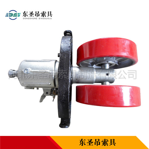防爆手動(dòng)叉車(chē)產(chǎn)品聚氨酯行走輪細(xì)節(jié)展示圖--河北東圣吊索具制造有限公司--小型攪拌機(jī)|石材夾具|液壓堆高車(chē)|手動(dòng)叉車(chē)