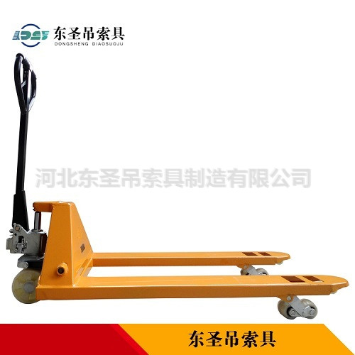 手動液壓叉車使用--河北東圣吊索具制造有限公司--小型攪拌機(jī)|手動叉車|液壓堆高車|手動叉車
